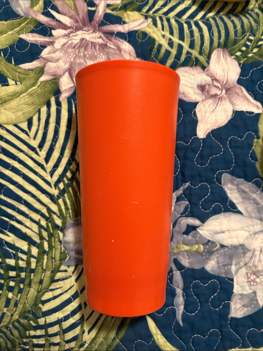 Tupperware Bright Orange Round 8 oz. Cup #1548-3